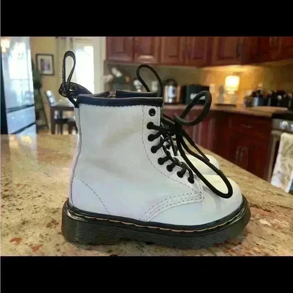 Doc Dr. Martens White Combat Boots Zavala J Youth/Kids Size 7 Zip Lace Up Ankle - Picture 1 of 13